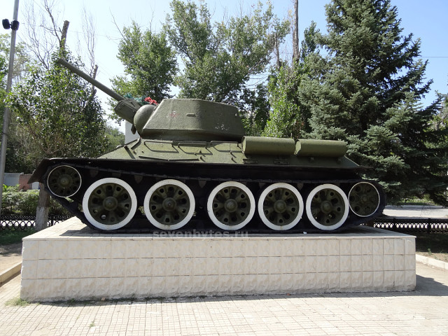 Видео. Каменск-Шахтинский. Подъем танка Т-34. Июнь 1989г. из реки Северский Донец.