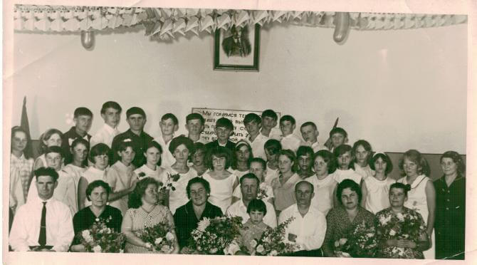 Лиховской. выпускной 8 "Б" класс 1968 года школы № 36 (ныне 20).