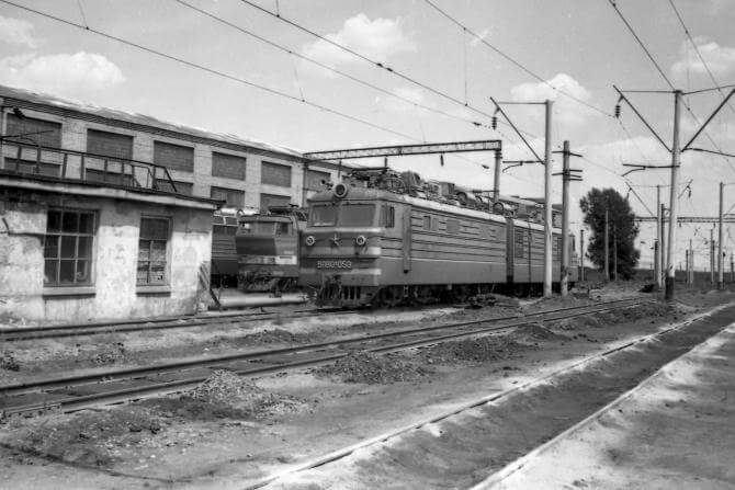 Станция Лихая. Тепловозы, электровозы, поезда времен СССР. Фотоальбом.